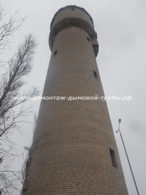Демонтаж аварийной водонапорной башни в центральной части города Королёва