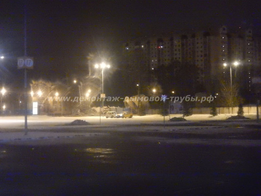 Демонтаж аварийной водонапорной башни в центральной части города Королёва